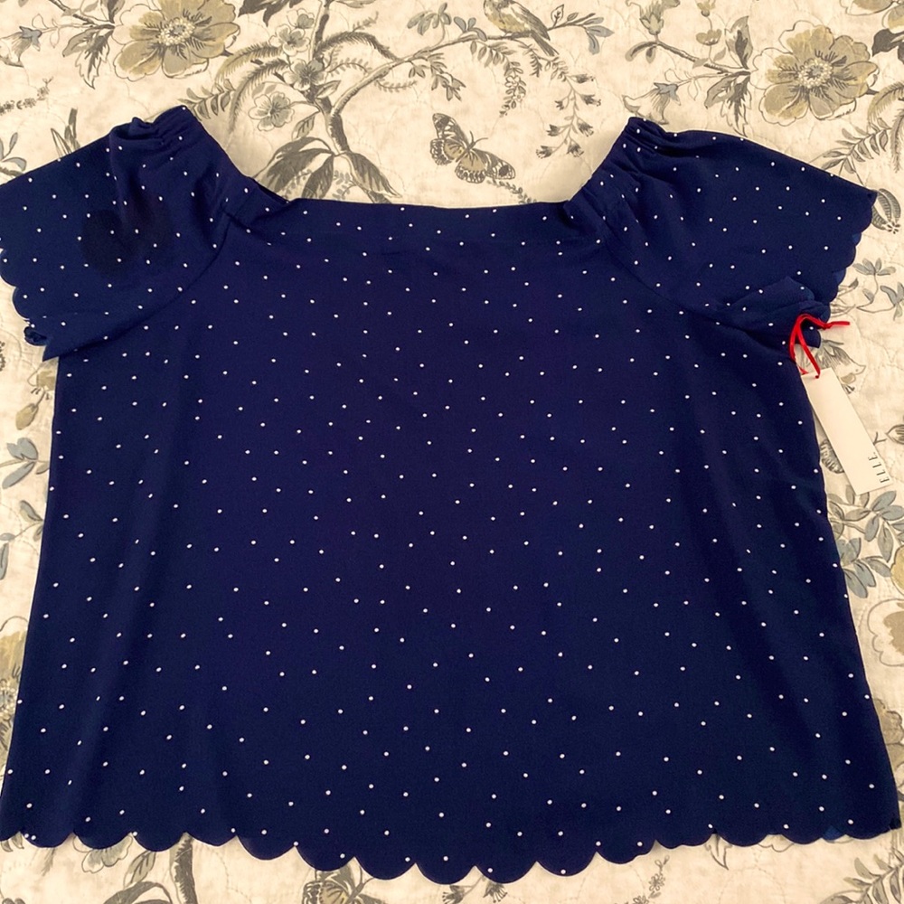 🆕NWT ELLE BLOUSE-Cap sleeve, off shoulder blouse in Navy/White Dot, Size XL